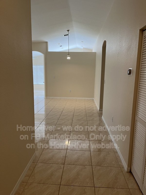 Do Not Miss Out - 1921 SE 15th St, Homestead, FL property image