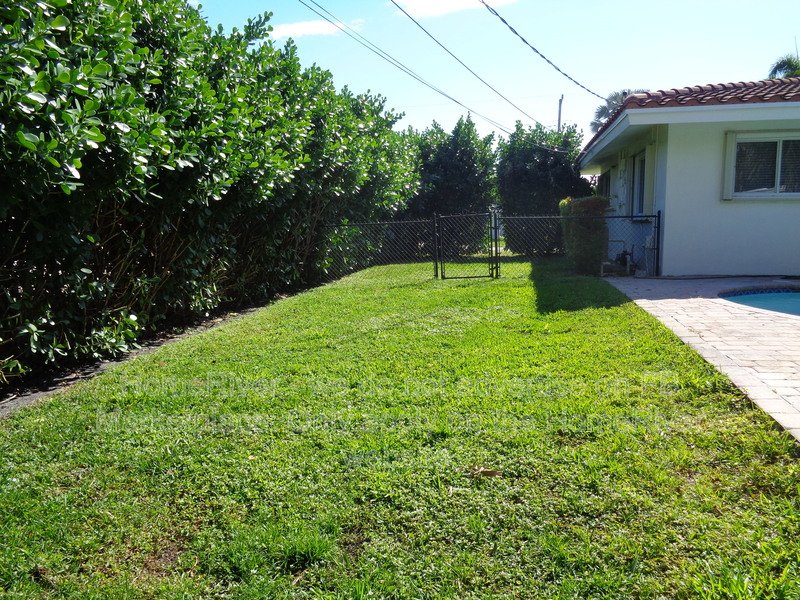 Move In Ready! 2221 NE 32ND CT, LIGHTHOUSE POINT FL 33064 property image