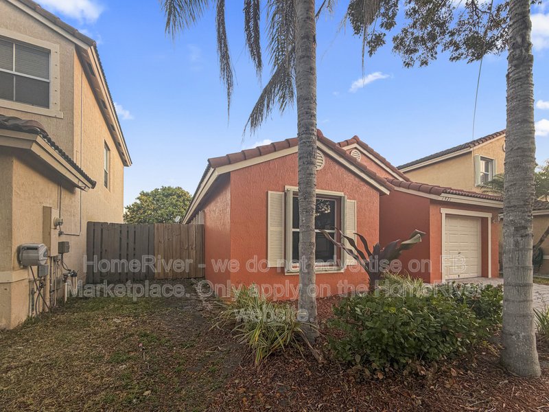Move-in Ready! 1921 SE 15th St, Homestead, FL property image