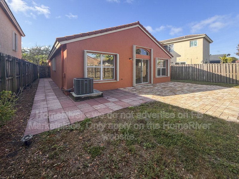 Move-in Ready! 1921 SE 15th St, Homestead, FL property image