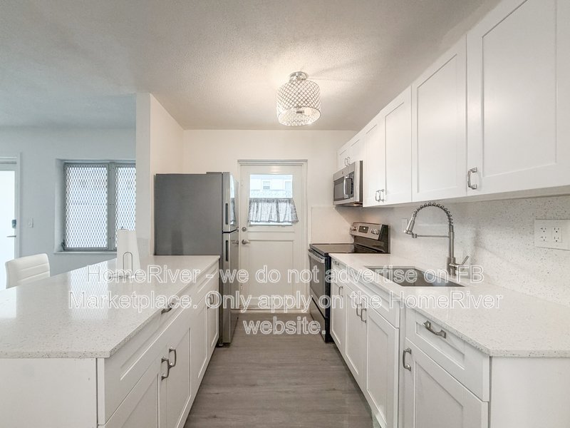 Now Available -  900 6TH ST APT 3, MIAMI BEACH FL 33139 property image