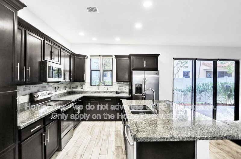 Pristine Gated Chapel Grove Contemporary 3 Bedroom 2.5 Modern Bath! property image