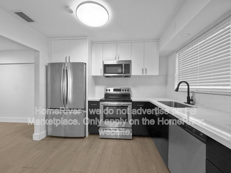 3-ROOM | 1-BATH | DUPLEX LIVING | WASHER &amp;amp;amp;amp;amp;amp;amp;amp;amp;amp; DRYER property image